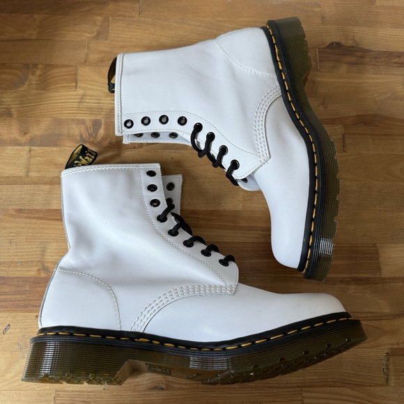 Dr Martens 1460 Boots Women's Original Leather White Size 9 - Picture 6 of 10
